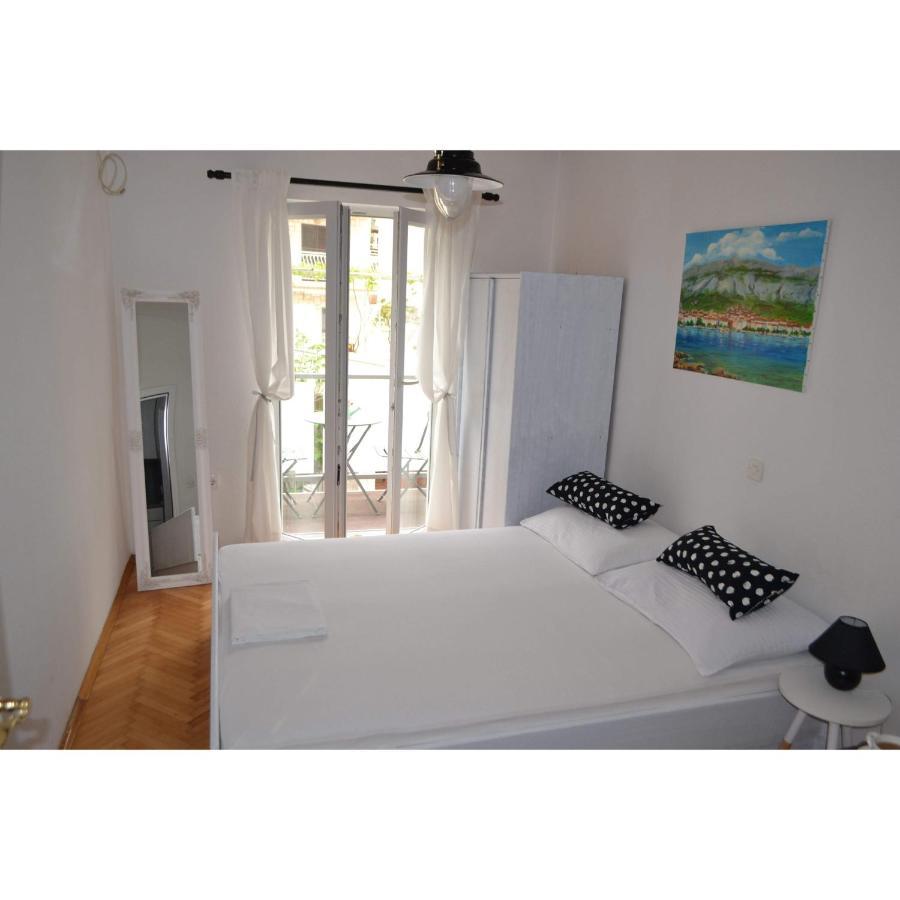 Studio Flat For 2 Apartment Макарска Екстериор снимка